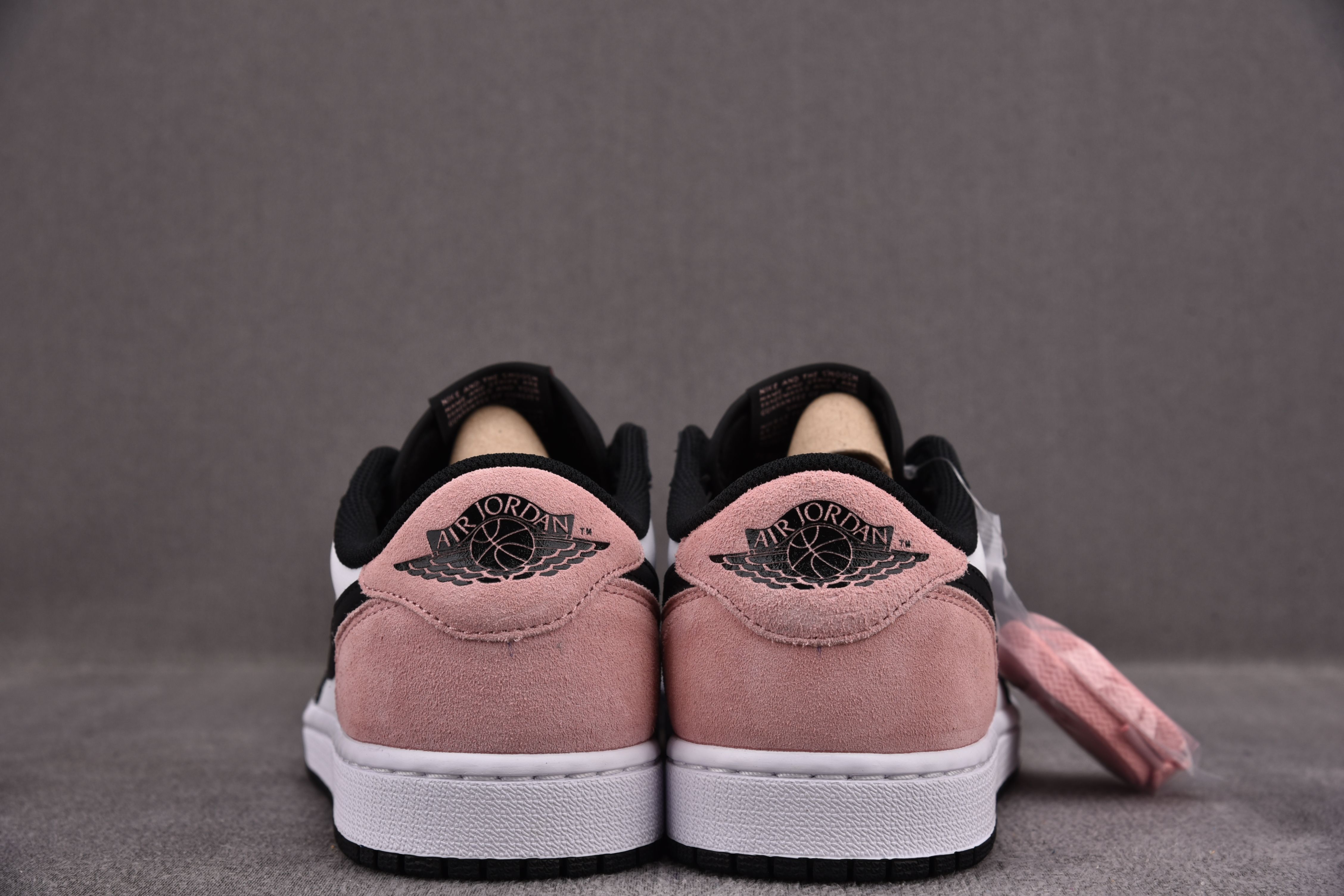 Jordan 1 Low OG Bleached Coral