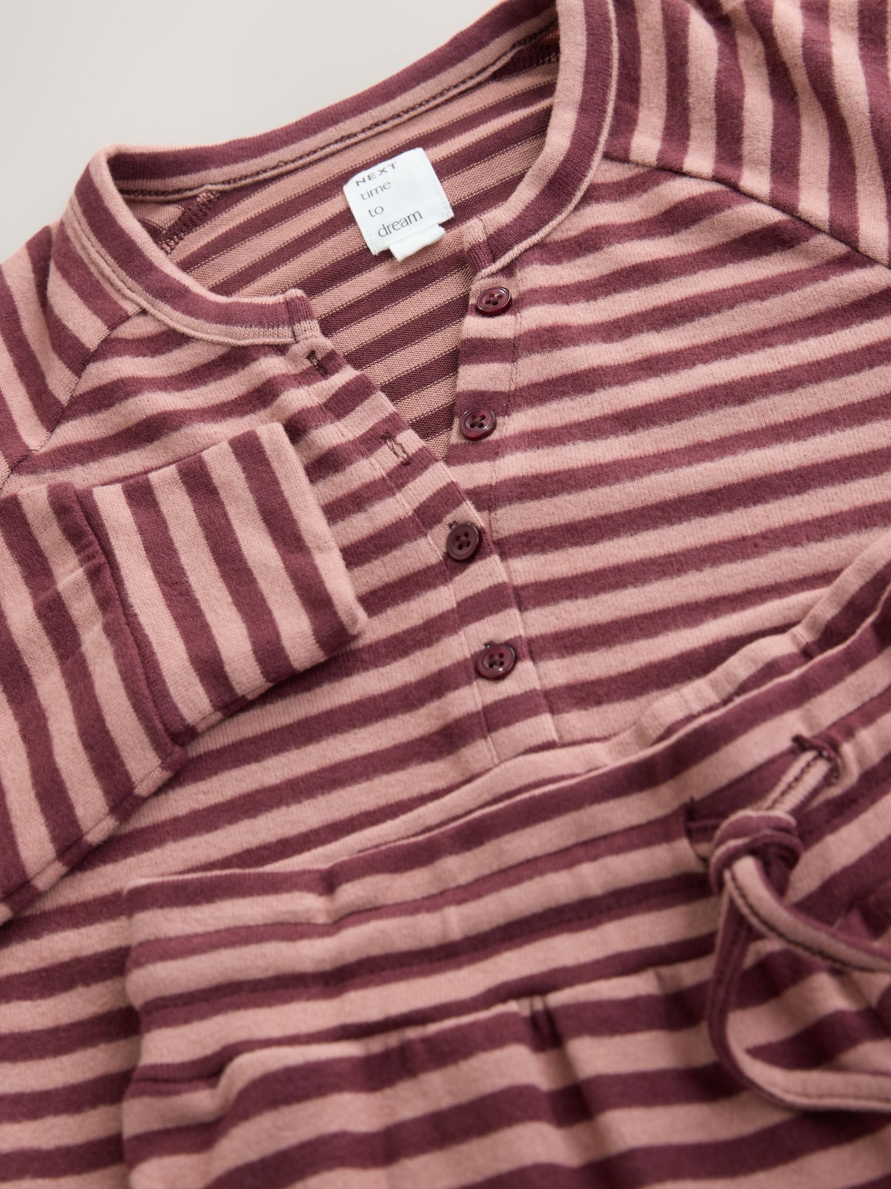 Bordeauxrood gestreept - Behaaglijke pyjama met lange mouwen