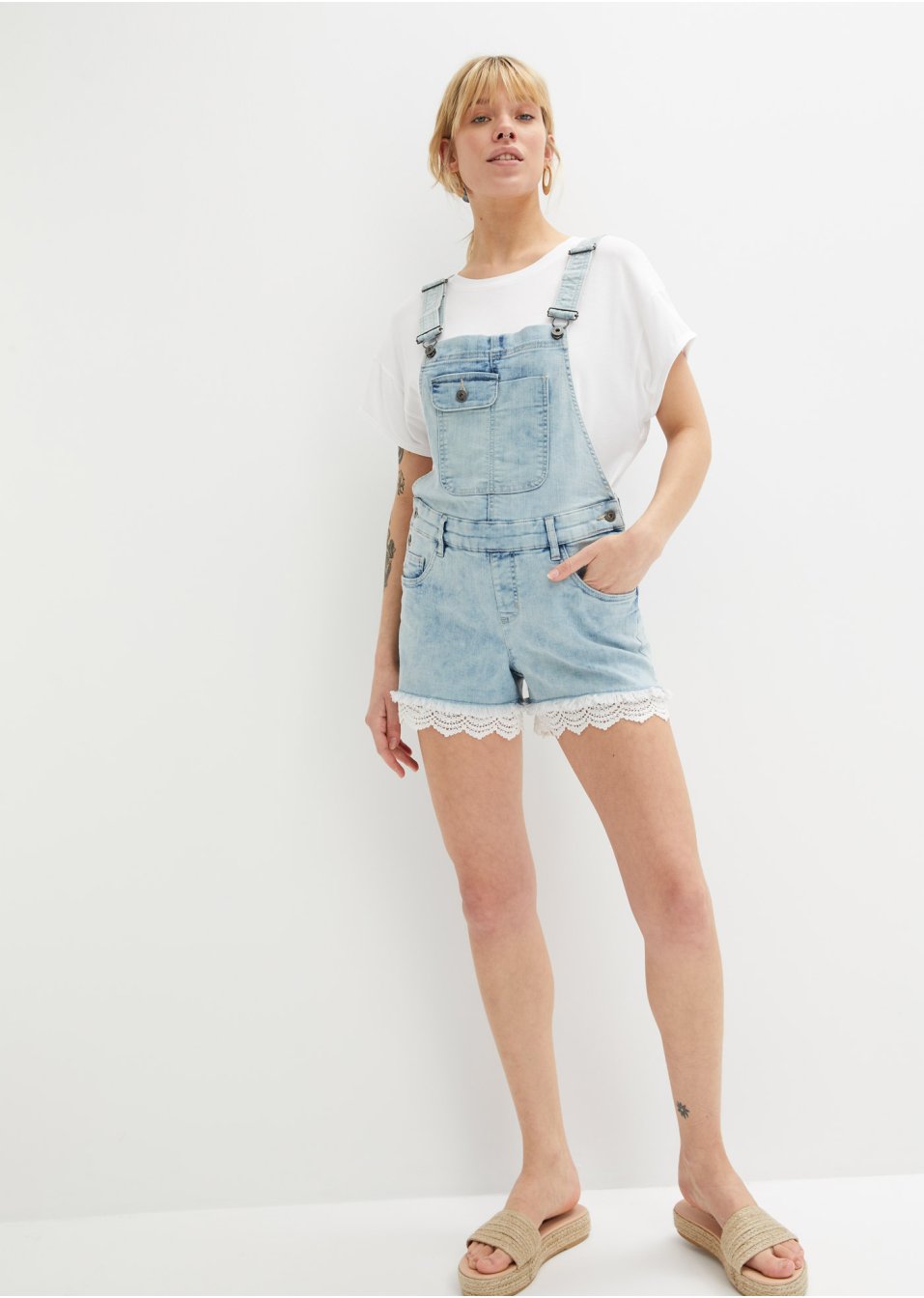 Salopette short en jean avec dentelle