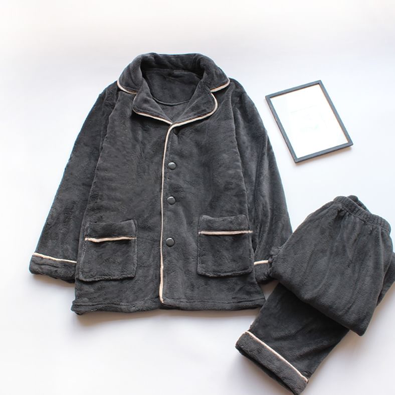 Dogini - Pyjamaset: effen shirt met contrasterende rand + broek