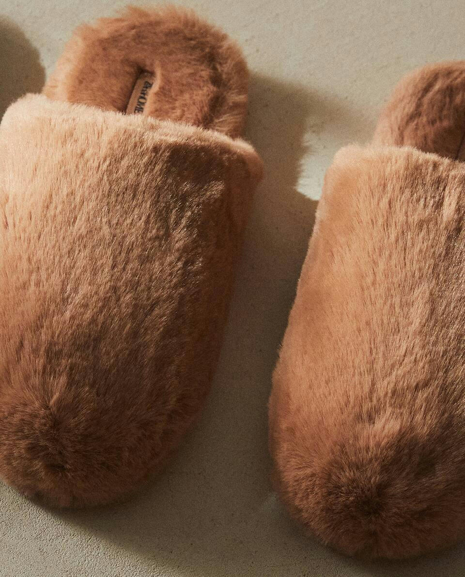 Chinelo Mule de Pele Sintética