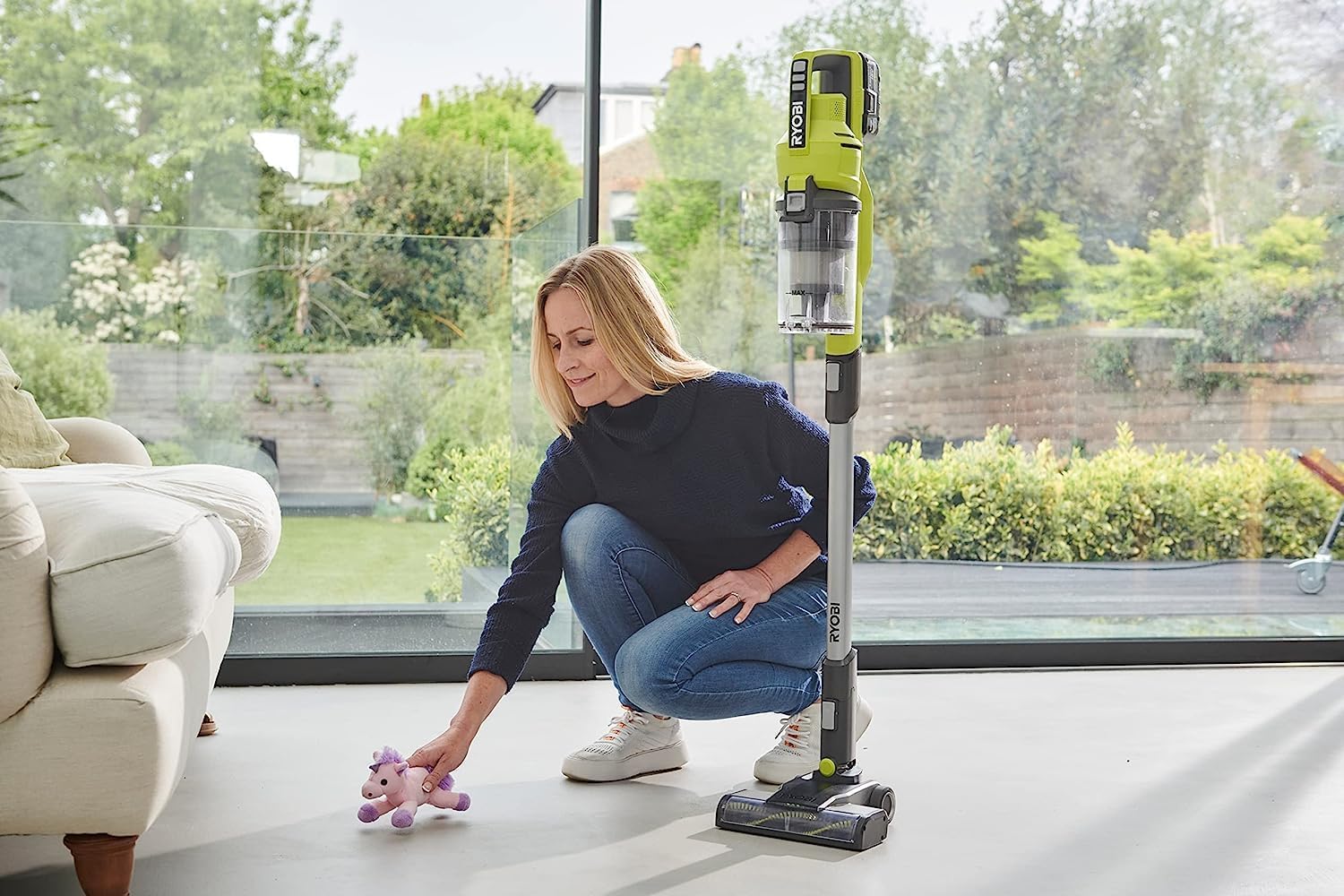 RYOBI 18 V ONE+ Akku-Bodenhandsauger RSV18-0 (30 AirWatt Saugleistung, 820 l/min Luftstrom, 24 cm breite Bodendüse, ohne Akku und Ladegerät), Grün