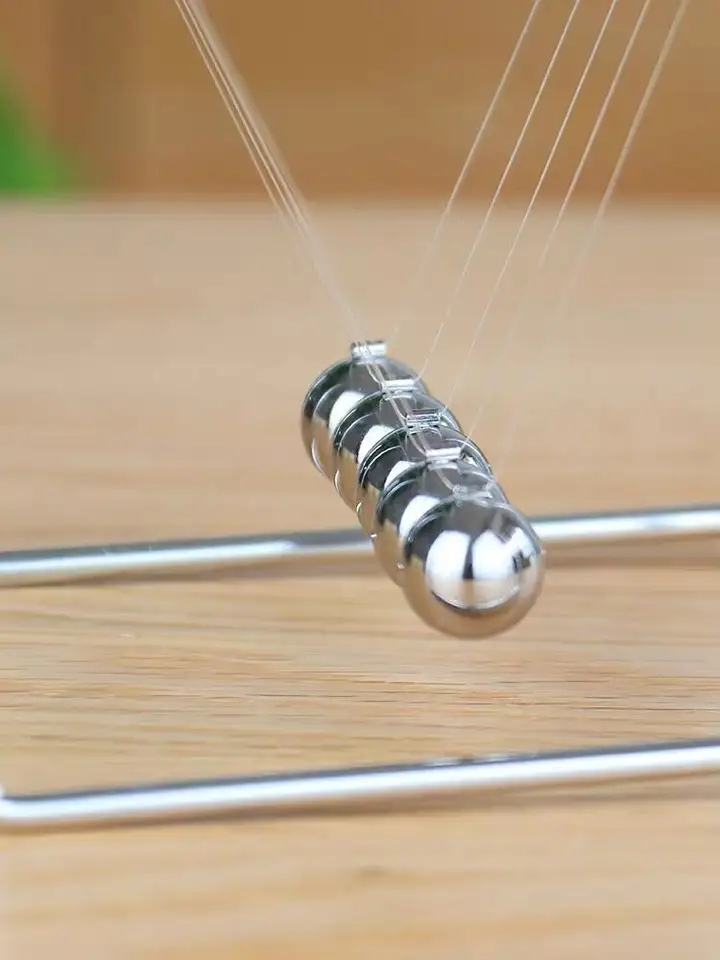 Klassisches Büro Kugelpendel Schreibtisch Deko Newton Physik Kugelstosspendel