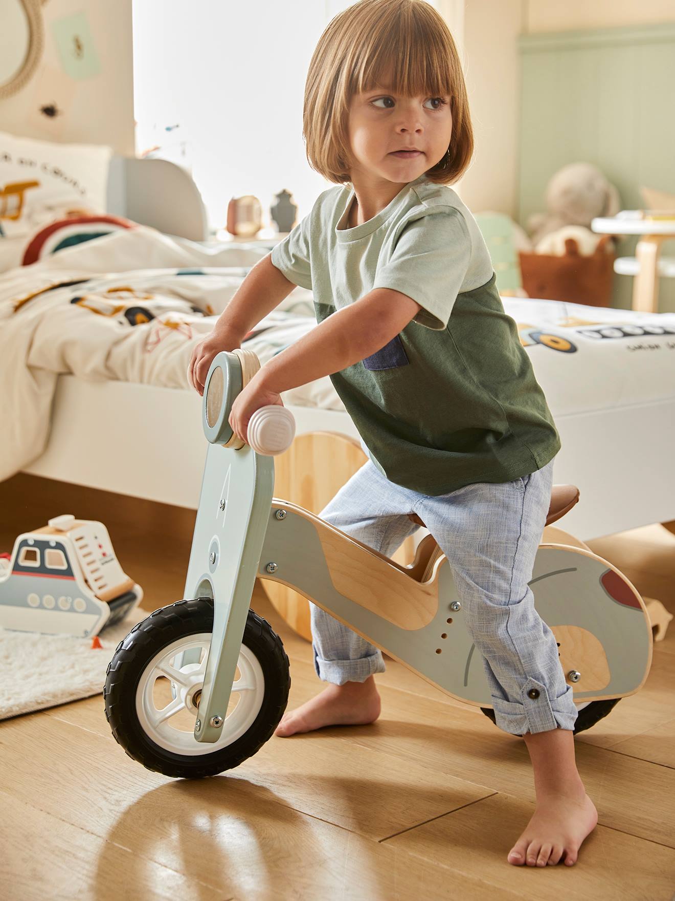 Scooter draisine de madeira FSC® lisa verde-médio com motivos