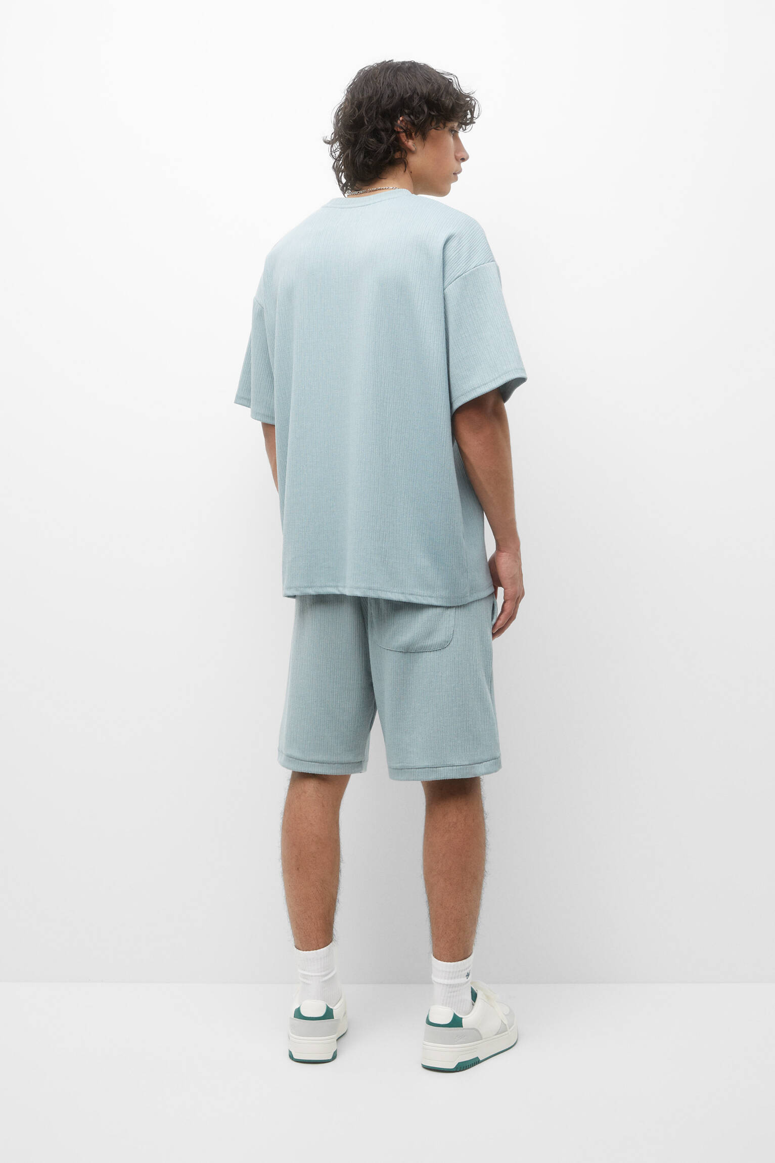 CAMISETA DE MOLETOM COM CORTE QUADRADO - AZUL ACINZENTADO