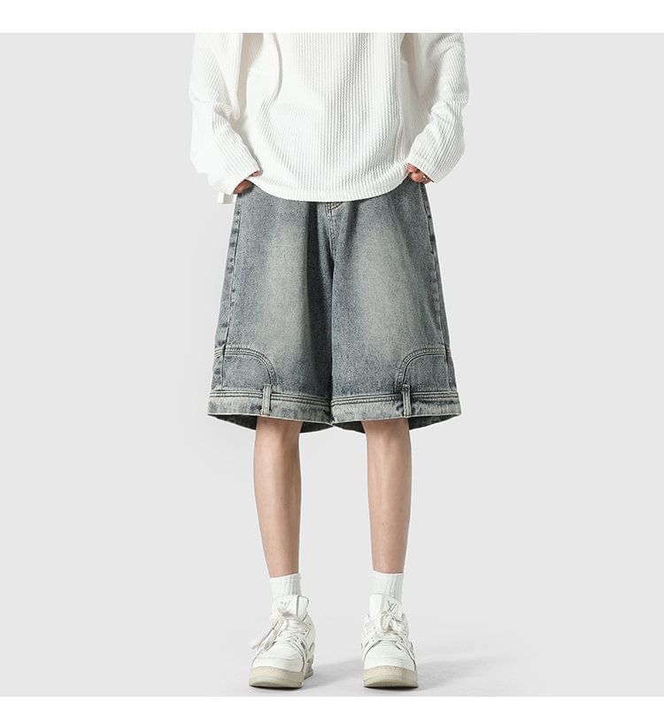Vernanah - Mid Rise Applique Washed Denim Shorts