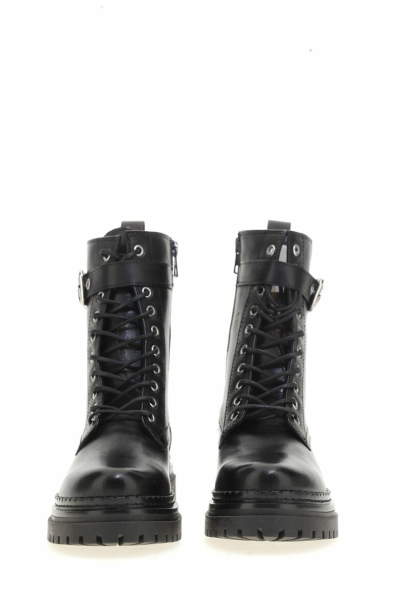 MJUS<br>Botas de couro com cadarços