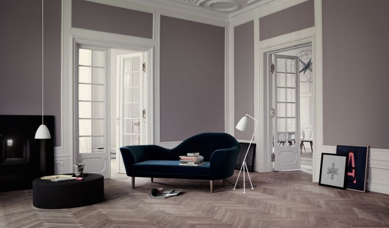 Gubi Gräshoppa vloerlamp warm grey