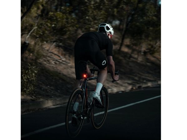 Knog Blinder Skull Genopladelig Baglygte, 100 Lumen