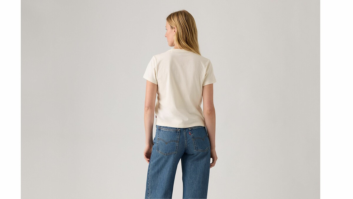 Camiseta de manga curta LEVI'S, com logo na frente.