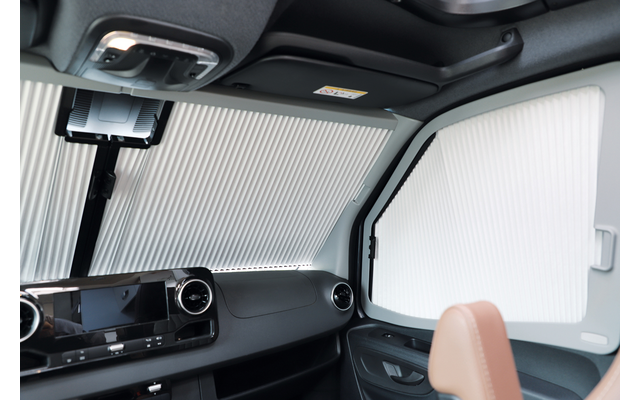 Remis Fahrerhausverdunkelung REMIfront IV für Mercedes Sprinter ab 2019