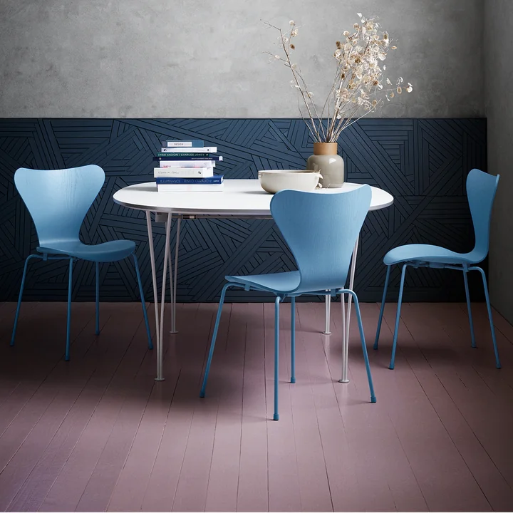 Fritz Hansen - Serie 7 Stuhl, Monochrom schwarz / Esche schwarz gefärbt