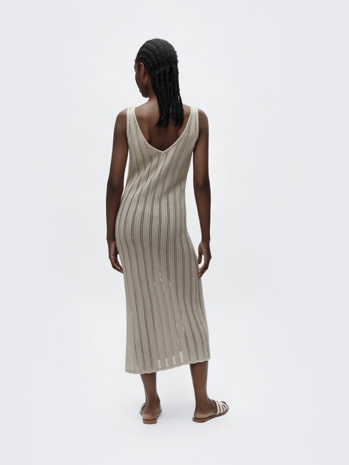 Vestido longo de malha vazada - Areia