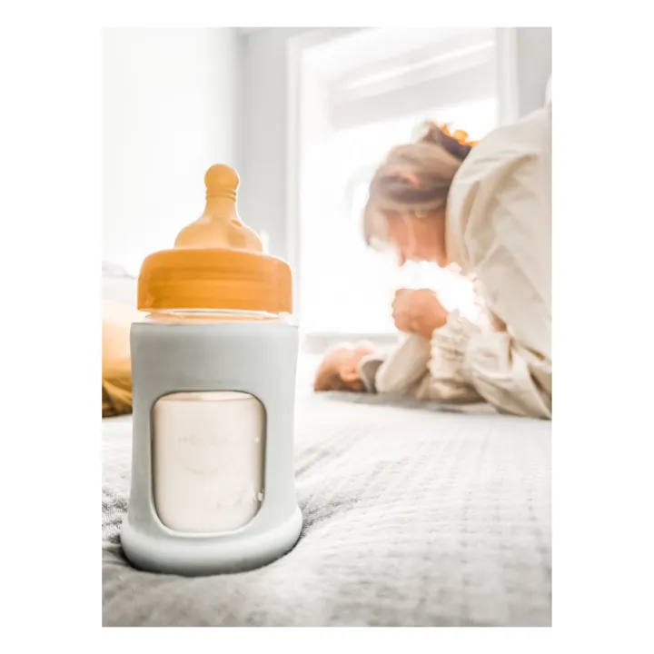 Hevea Biberon en verre à col large avec housse de protection Débit lent | Vert amande