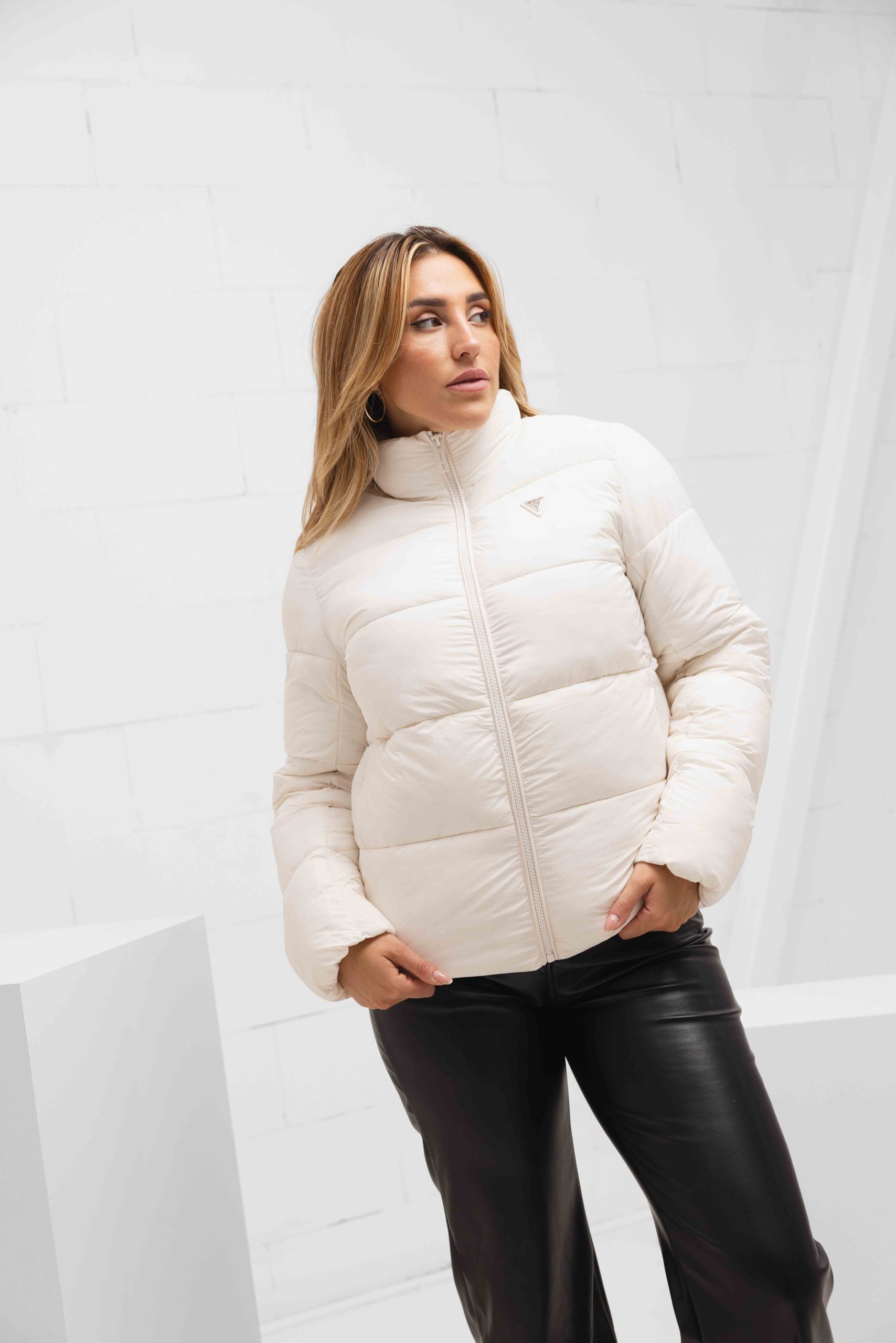 Guess Claudia Light Puffer Jas Dames Wit