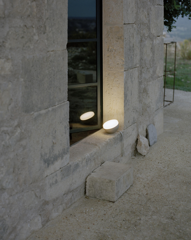 New Works Sphere tafellamp LED oplaadbaar outdoor Dark Bronze