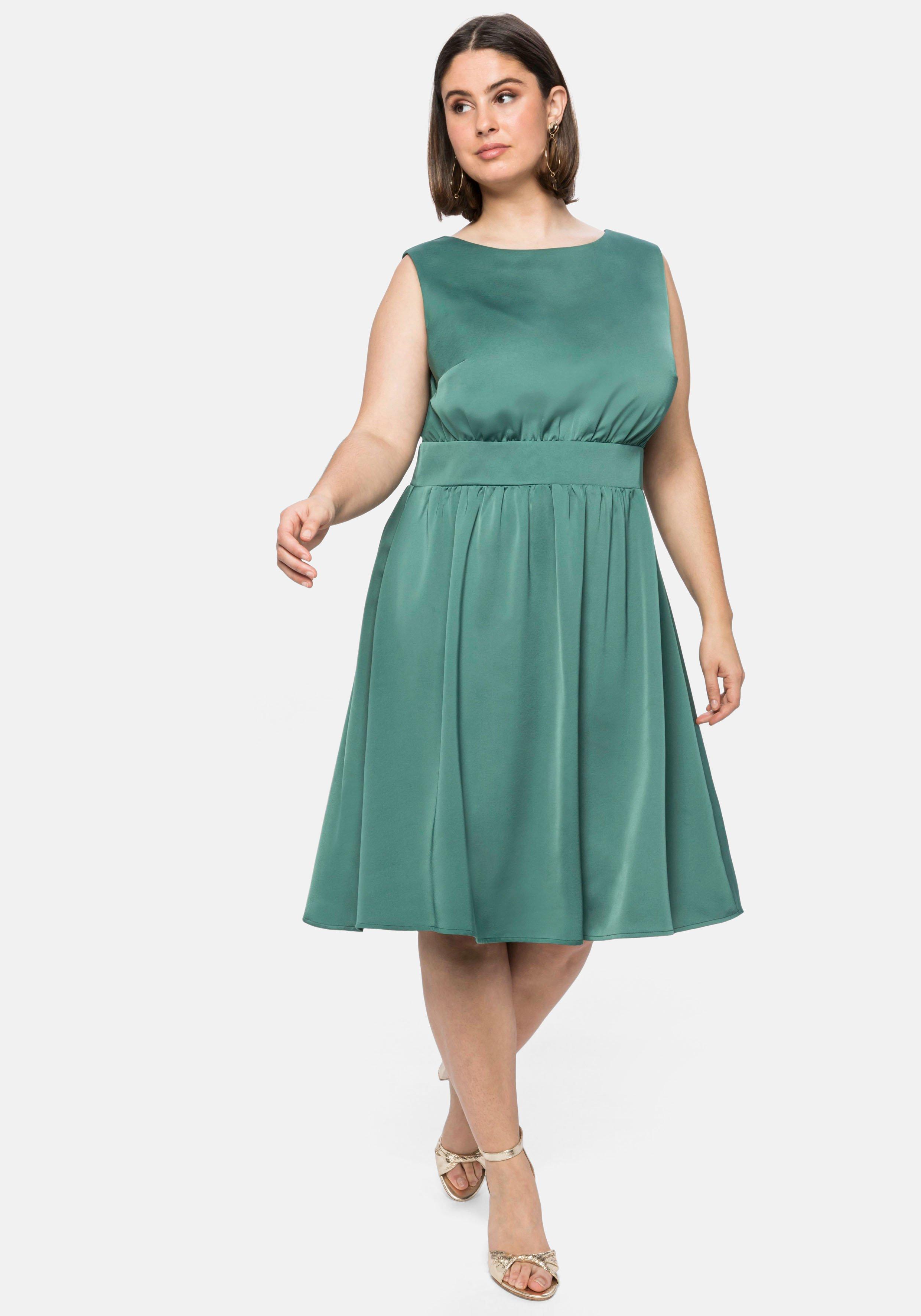 Cocktailkleid mit tiefem Ausschnitt hinten