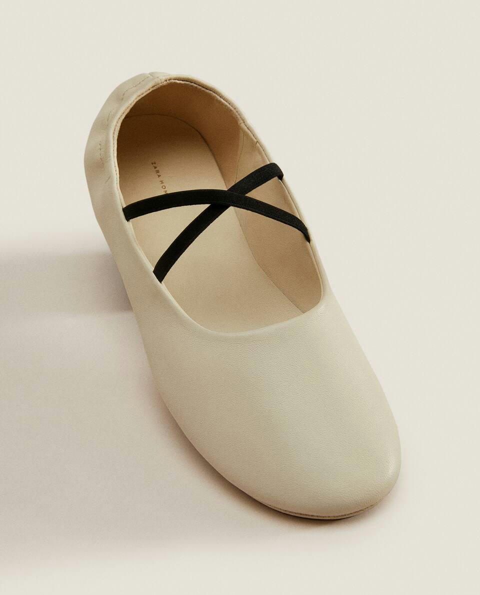 SAPATILHAS DE COURO COM DECOTE ALTO