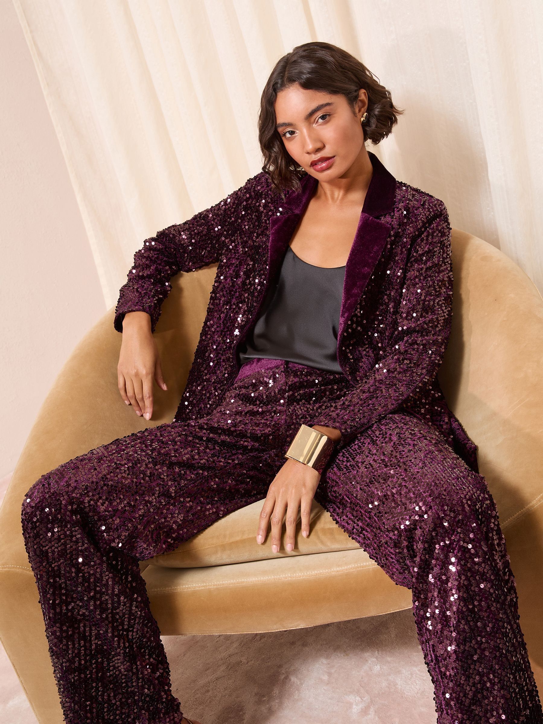 Bessenrood - Friends Like These - Fluwelen blazer met lovertjes