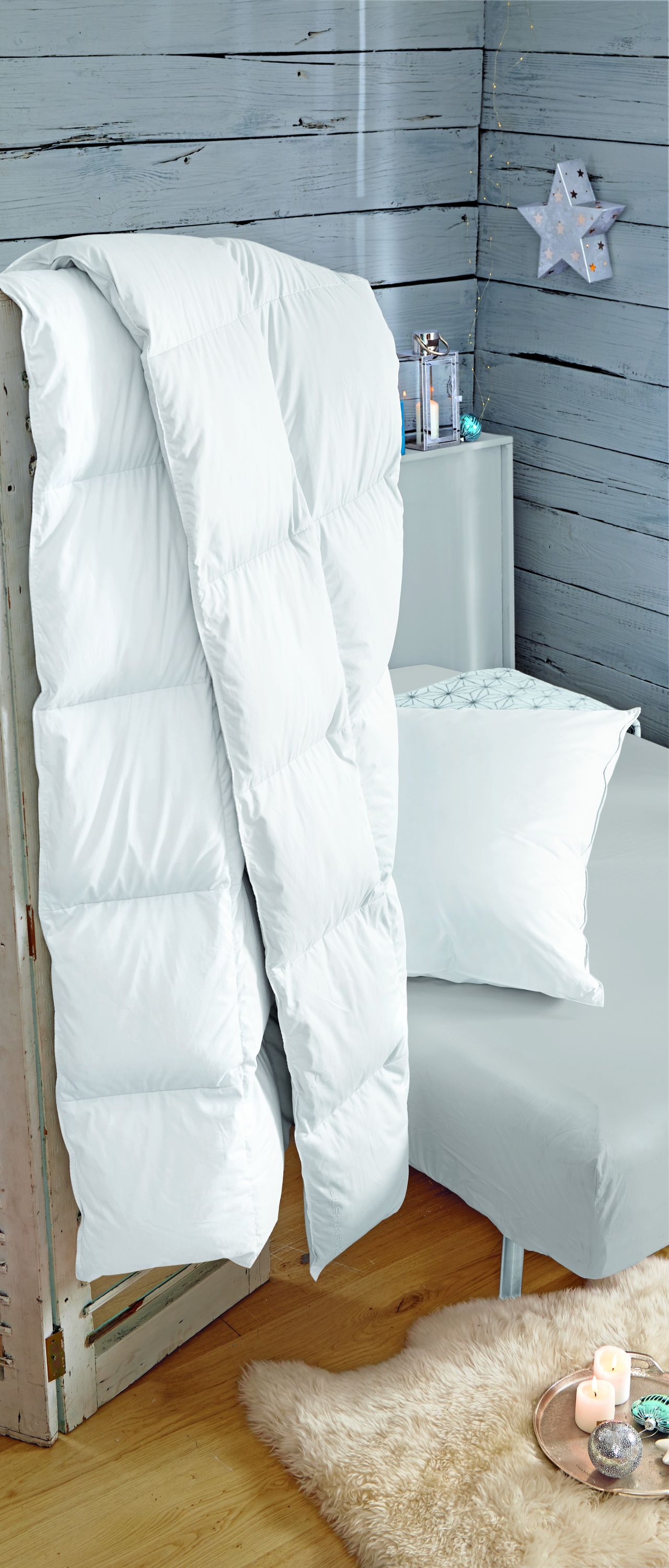 Ganzjahresbett ist besonders daunendicht und die GOLF VON ALASKA 135 x 200 cm (700 Gr.)