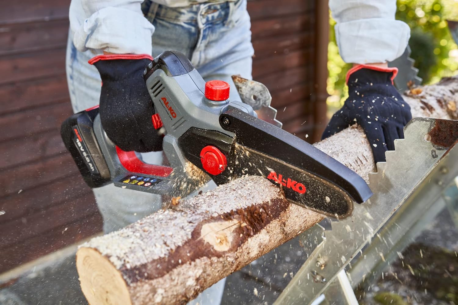 AL-KO Akku-Minikettensäge CSM 1815, 18 V Li-Ion, 15 cm Schnittlänge, Schnittstärke 13 cm, SDL® Smart dynamic lubrication, inkl. Akku, Ladegrät,Tragekoffer und Kettenöl
