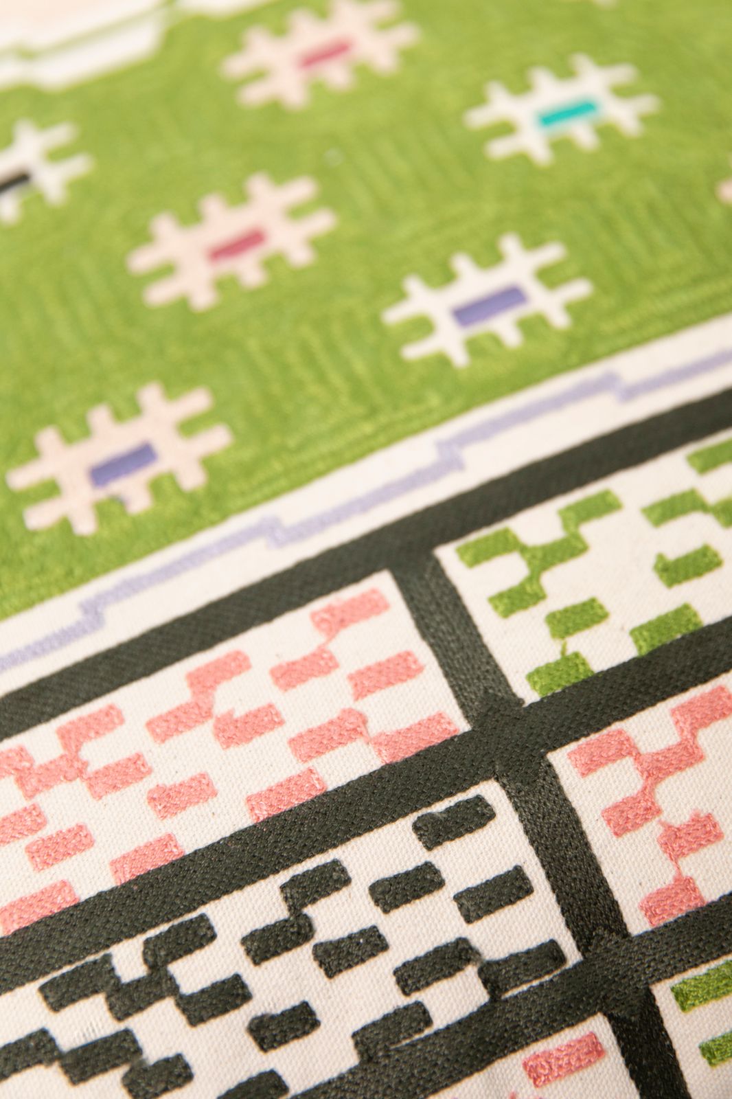 Multicolour kussen met geometrisch bloemenpatroon