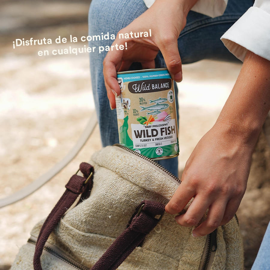 Lata de 400g de ração Wild Balance BARF com peixe e peru para cães.