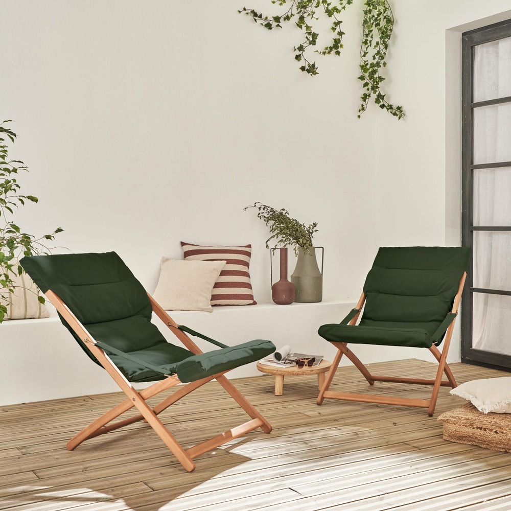 Lot de 2 chiliennes kaki en bois. Pliables. Assise rembourrée