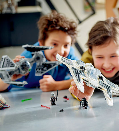 LEGO? Star Wars - Mandaloriansk Fang-jager... 75348 - 957 Dele