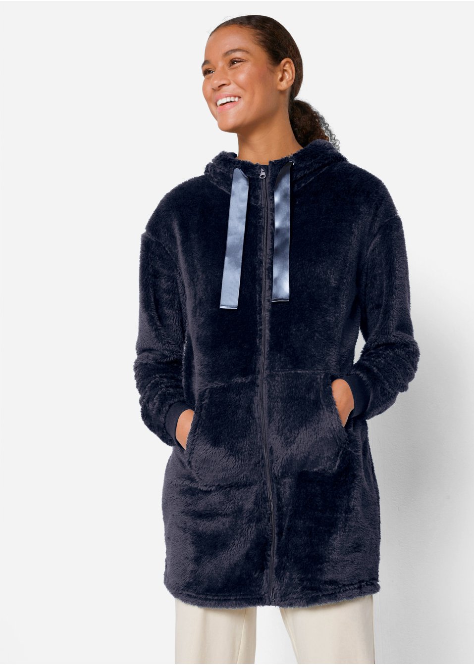 Veste longue en polaire à capuche, manches longues