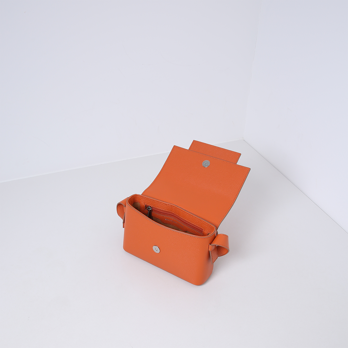 MEGAN | MANDARIN
