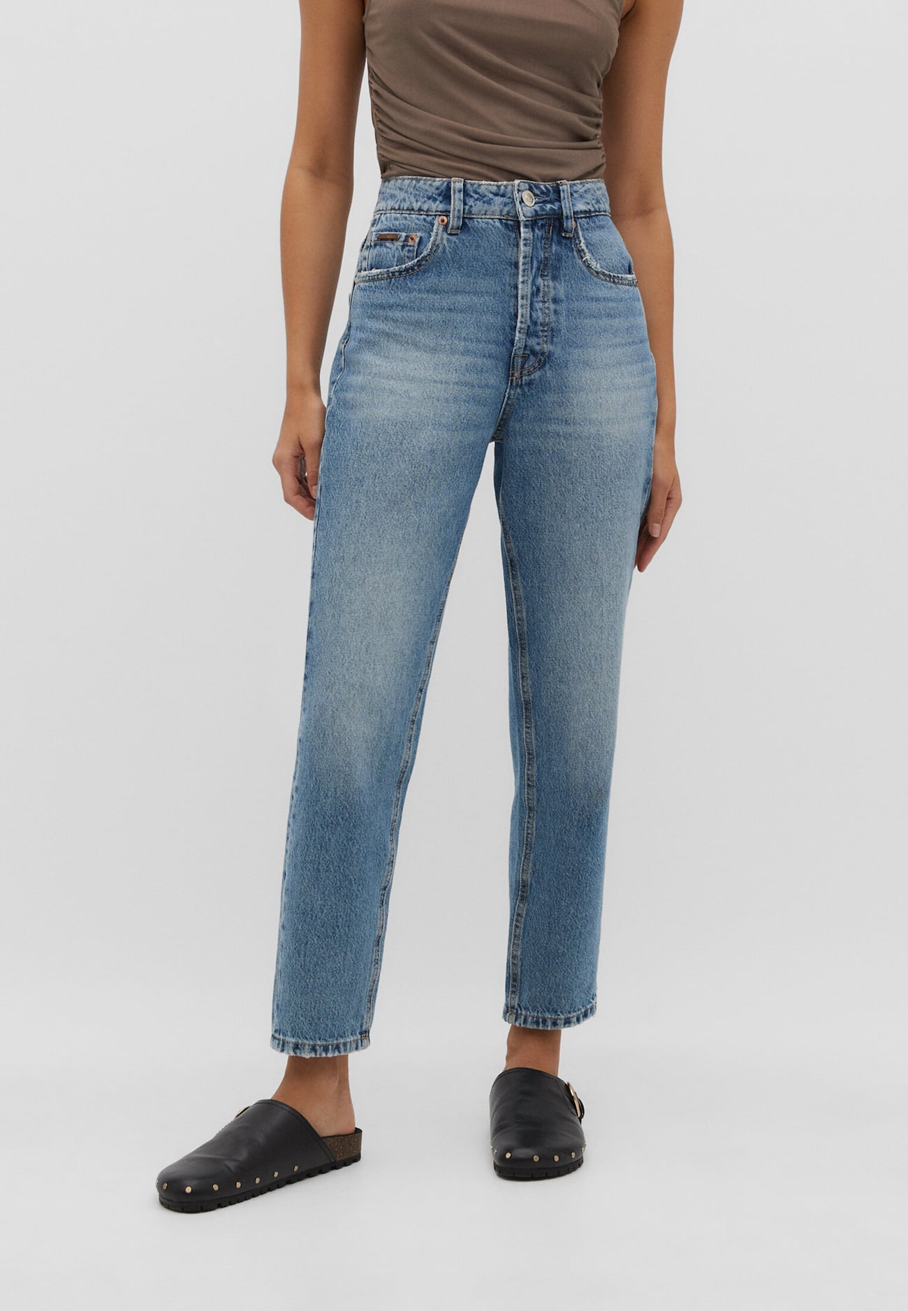 Calça jeans Mom fit 1460