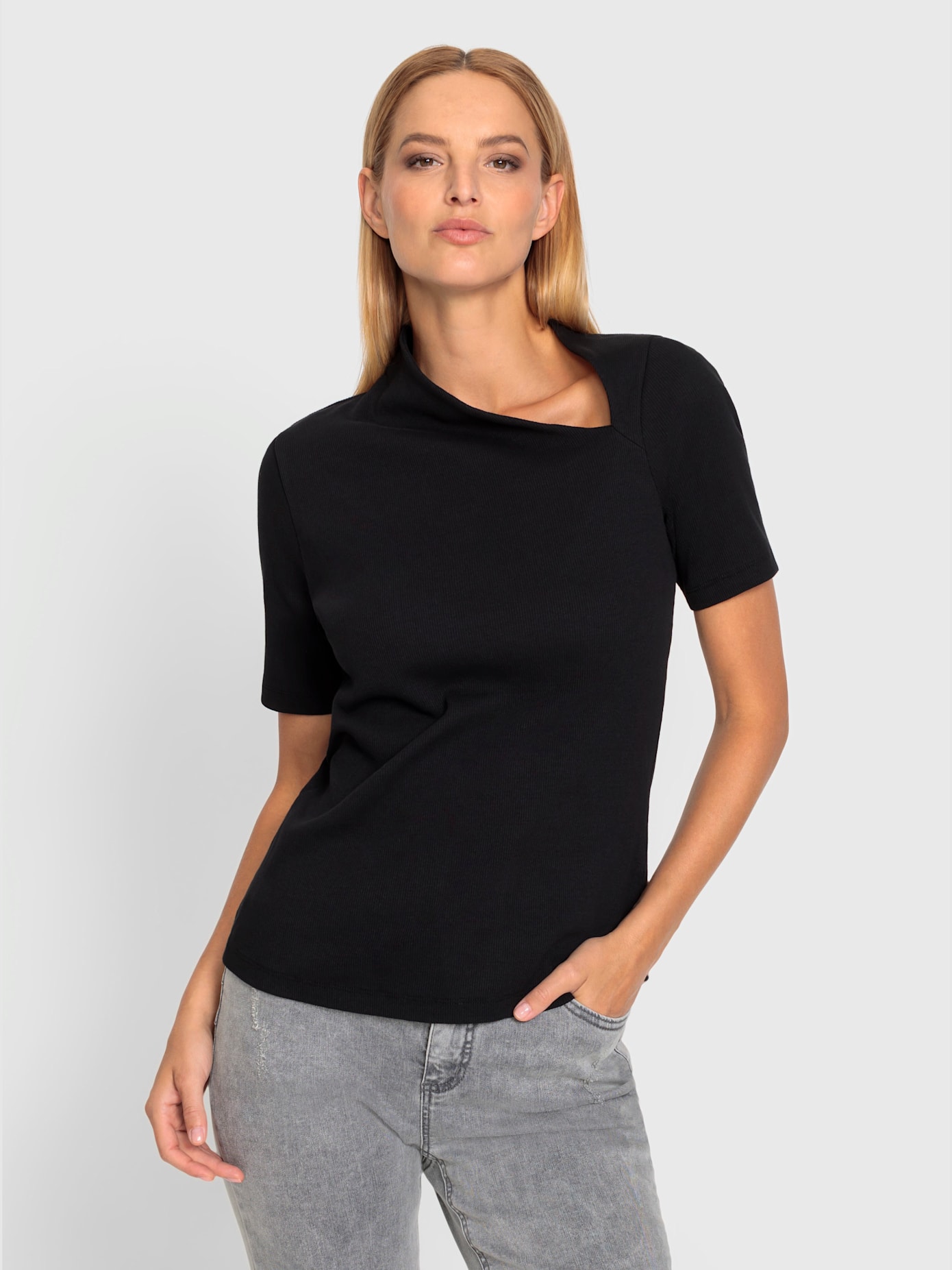 T-shirt encolure asymétrique