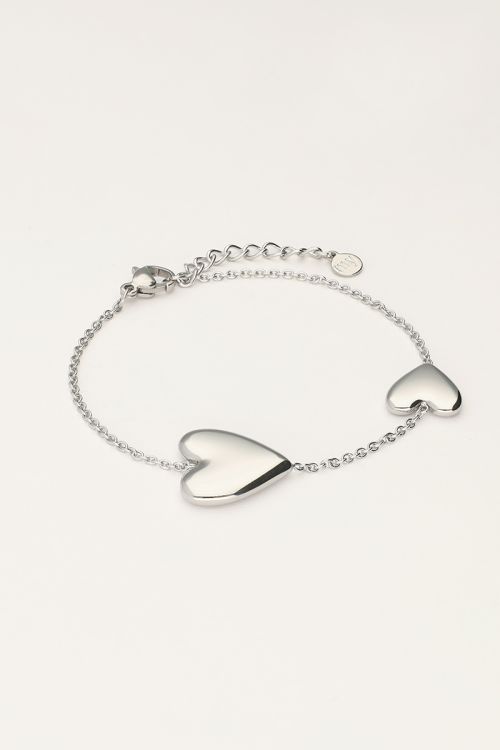 Armband met twee hartjes