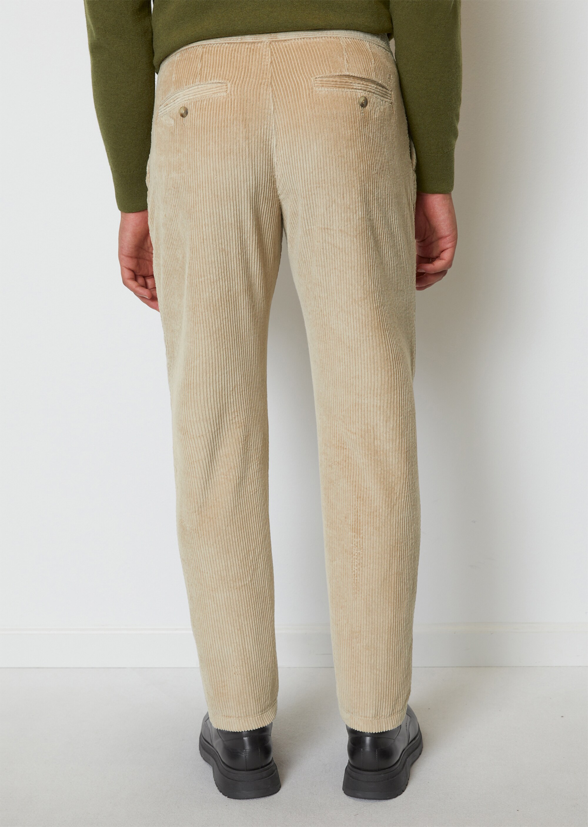 Cordhose Modell OSBY jogger tapered aus reiner Bio-Baumwolle