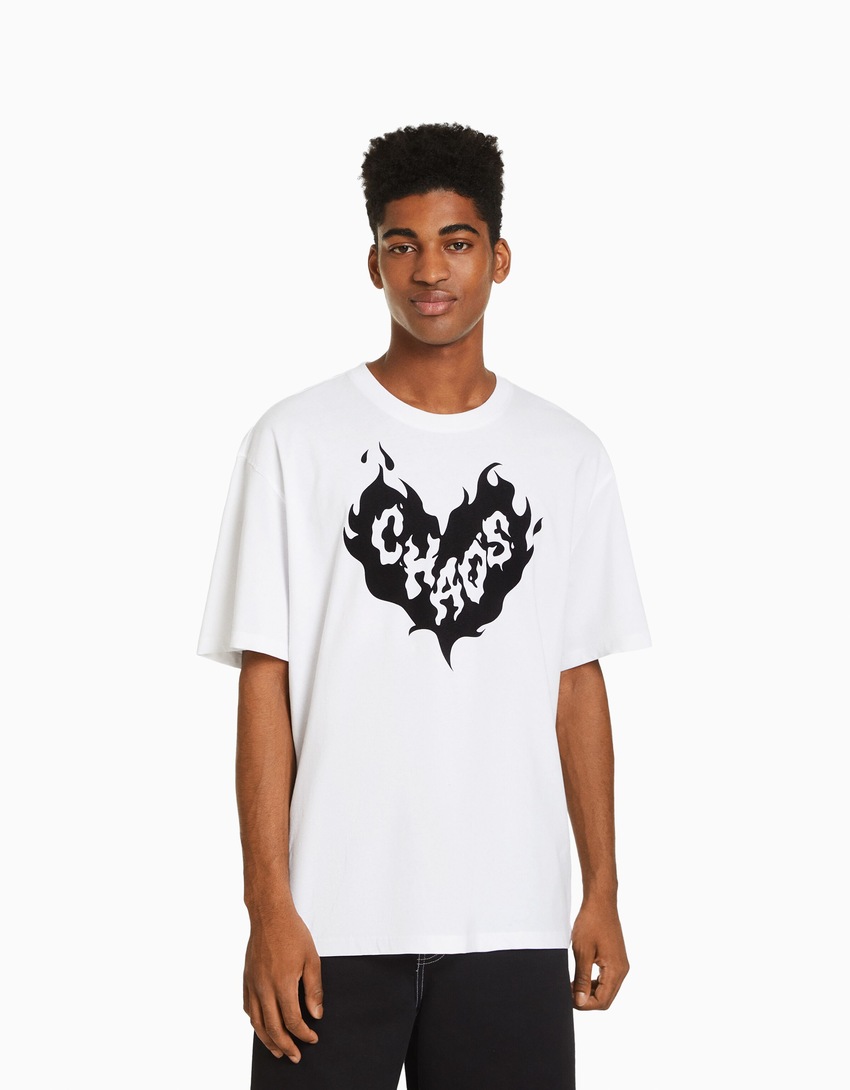 Camiseta de manga curta com estampa e modelagem quadrada