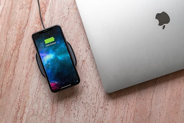 Mophie 15W trådløs opladermåtte (sort)