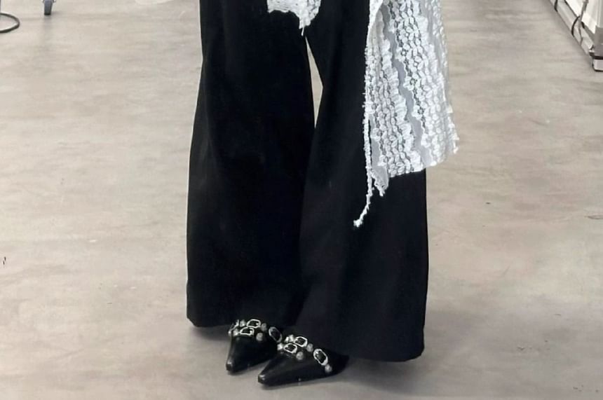 Sosana - Asymmetrische minirok met lage taille en strikceintuur