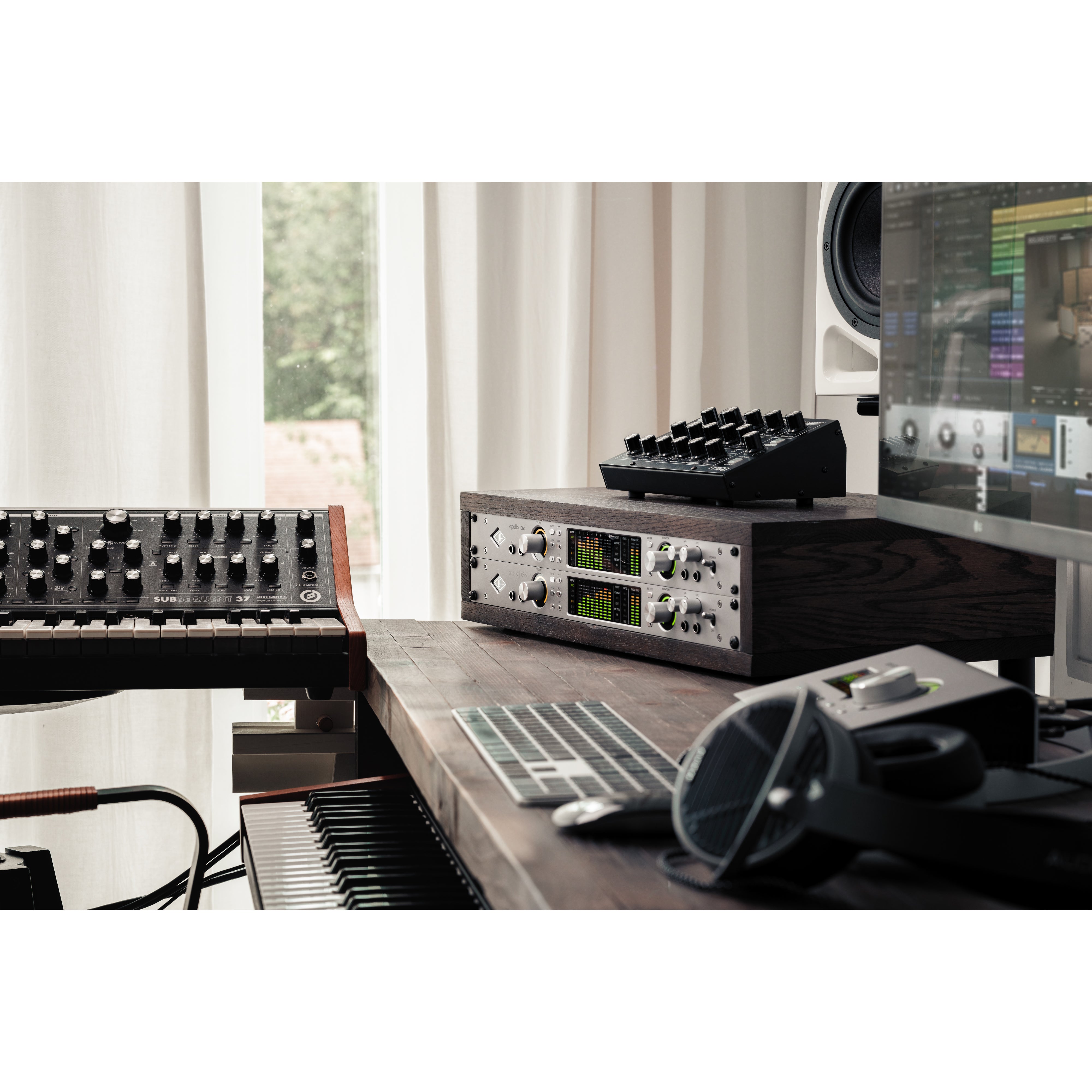 Universal Audio Apollo x8p Gen 2 Essentials+ Edition