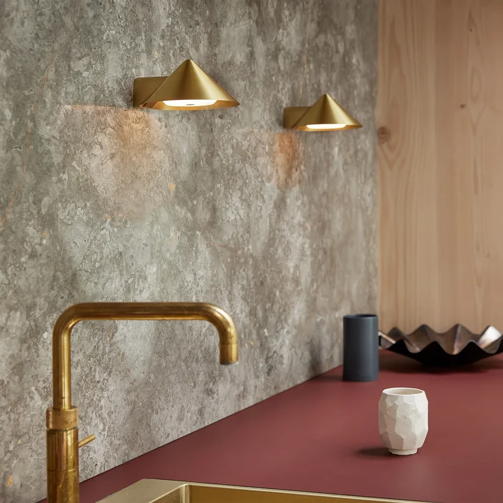 Frandsen - Grasp LED Akku-Wandleuchte, beetroot matt