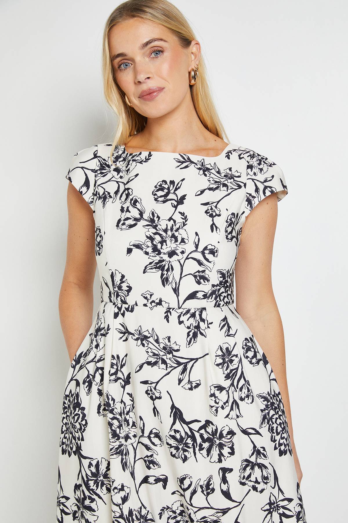 Wallis Robe Midaxi Cintrée Et Évasée En Ottoman Fleuri Petite