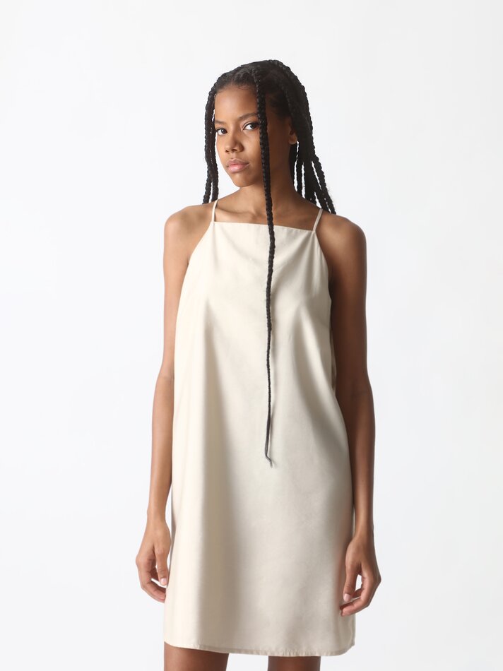 Vestido curto com decote halter - Bege escuro