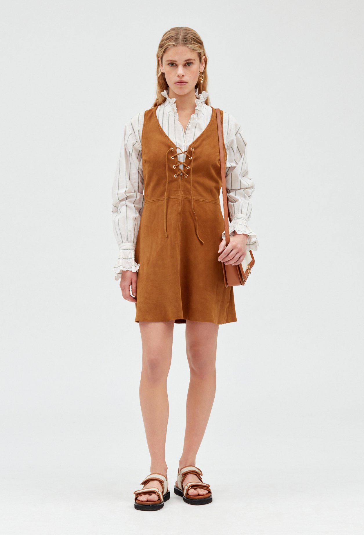 Robe en cuir suede