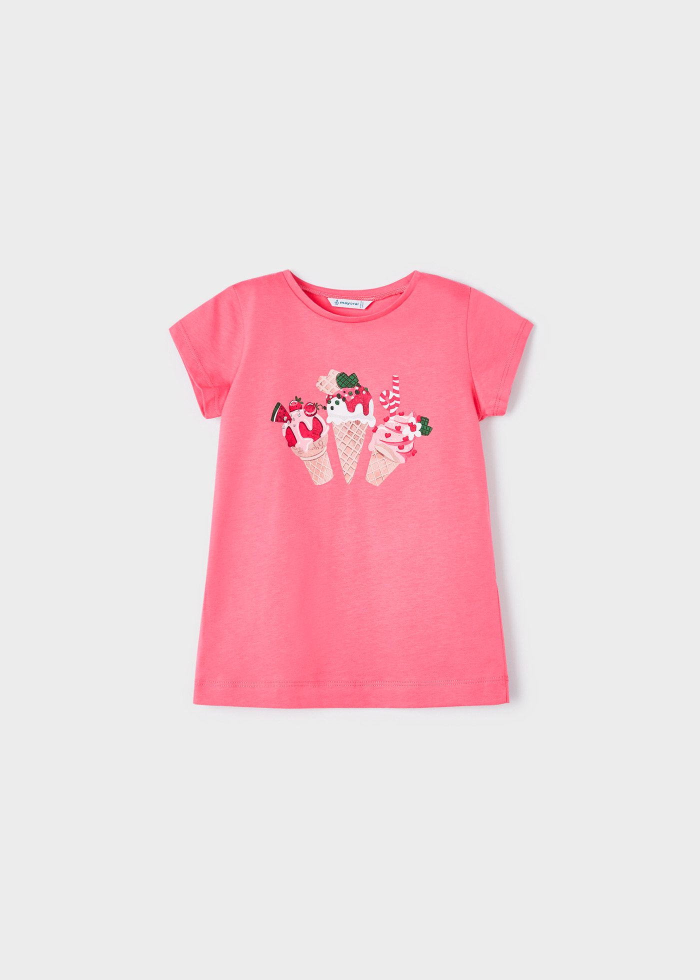 Camiseta feminina com estampa sustentável em algodão.