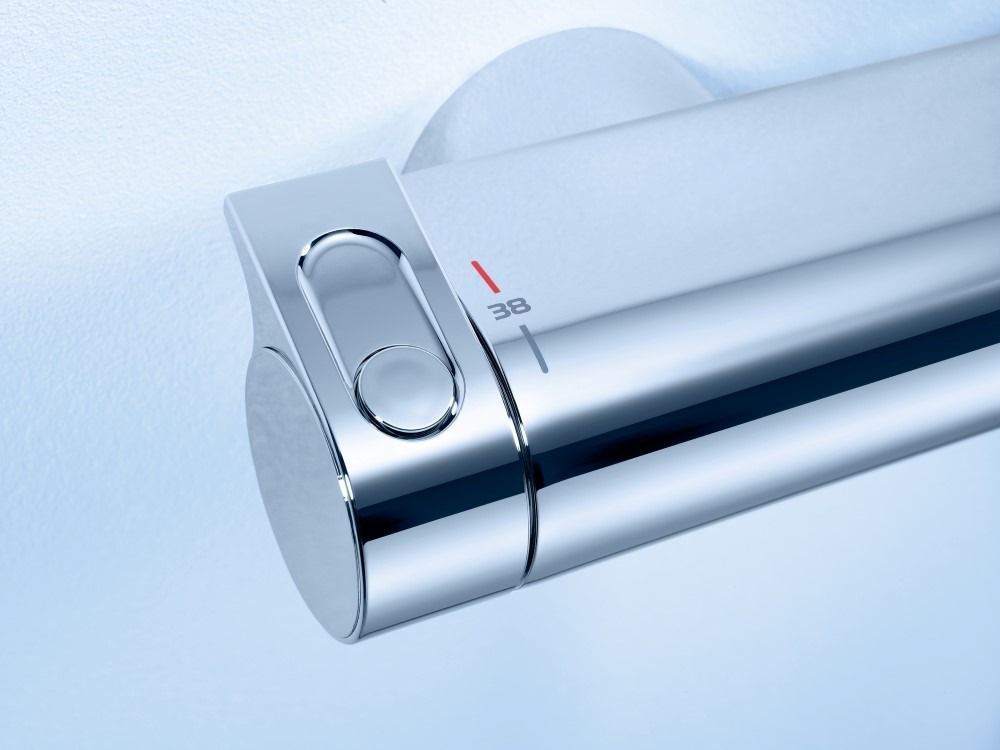 Grohe Grohtherm-2000 douchekraan thermostatisch m. koppelingen HOH=15cm chroom