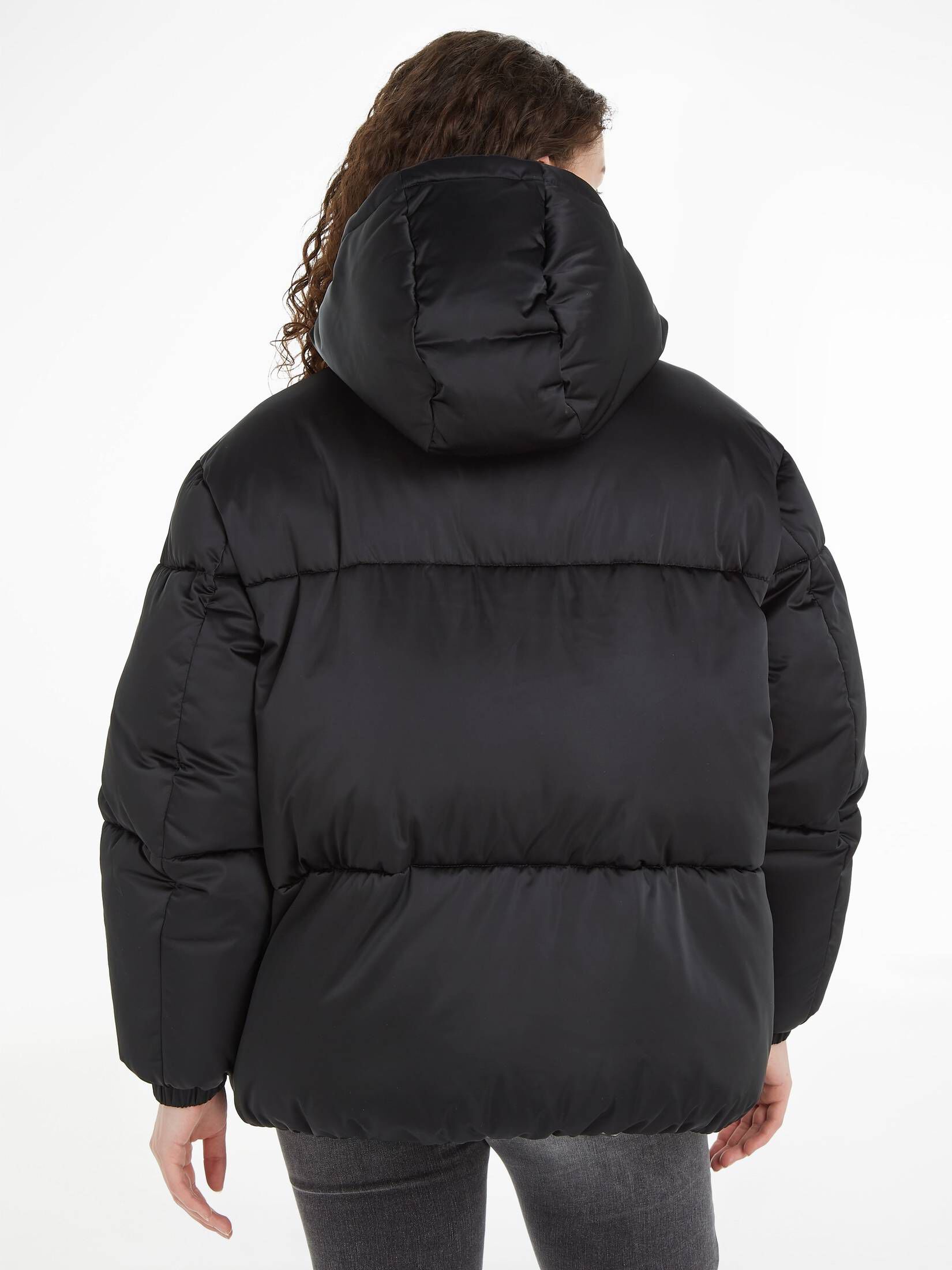 Tommy Jeans| Damen Steppjacke mit Kapuze TJW OVR SATIN PUFFER