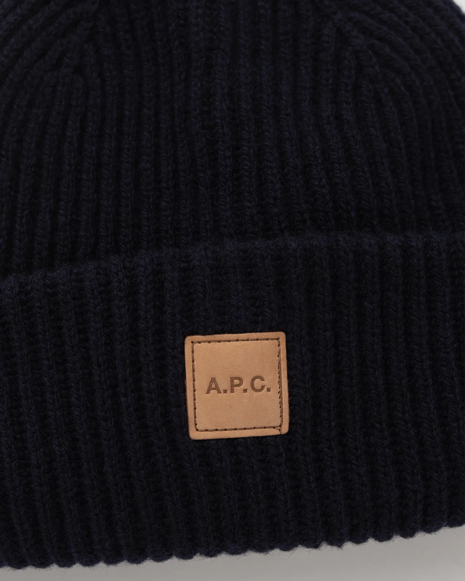 A.P.C. BONNET MICHELLE
