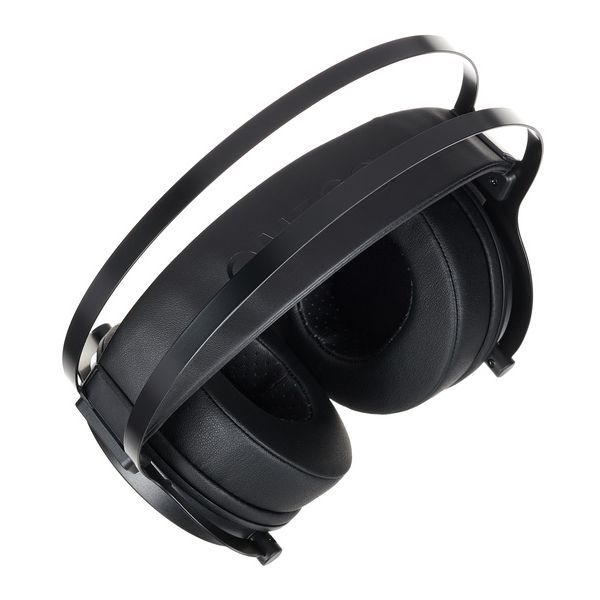 Behringer Omega