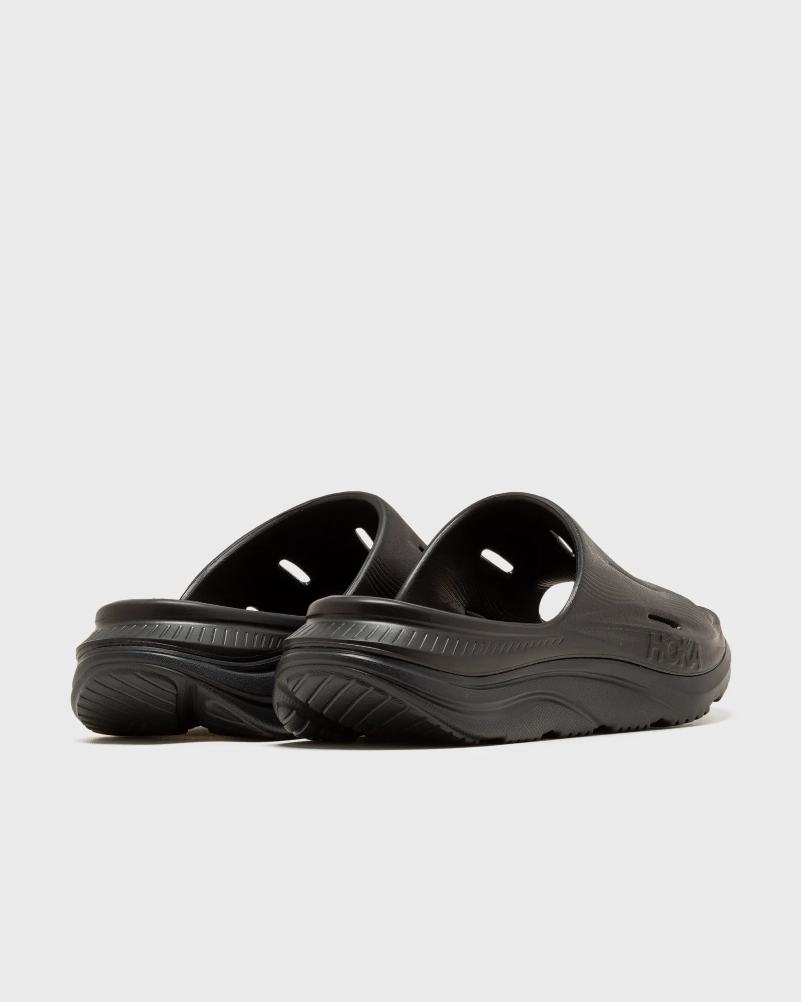Hoka One One ORA Recovery Slide 3