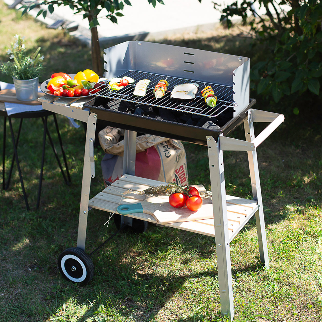 Livoo Barbecue charbon finition bois gris - 69x12x35.5 cm